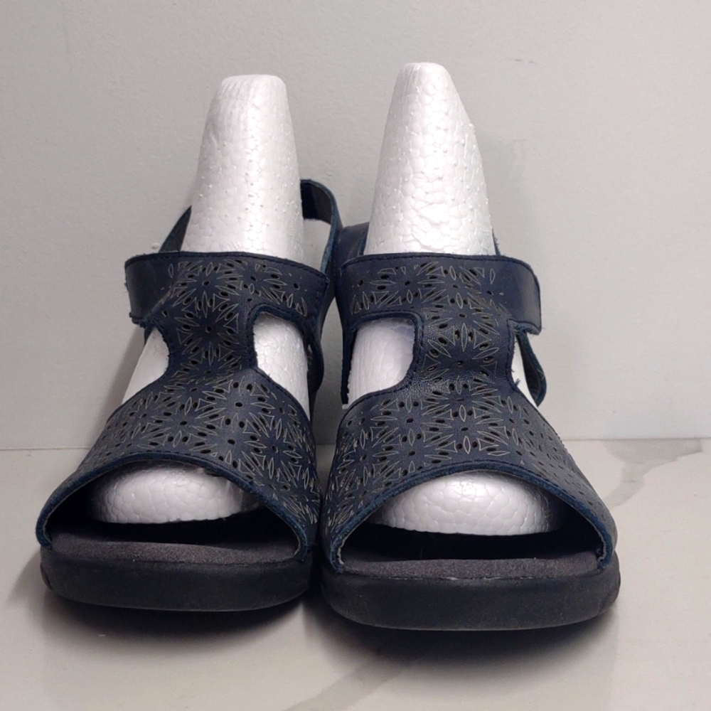 Propet Navy Perforated-Floral Winnie